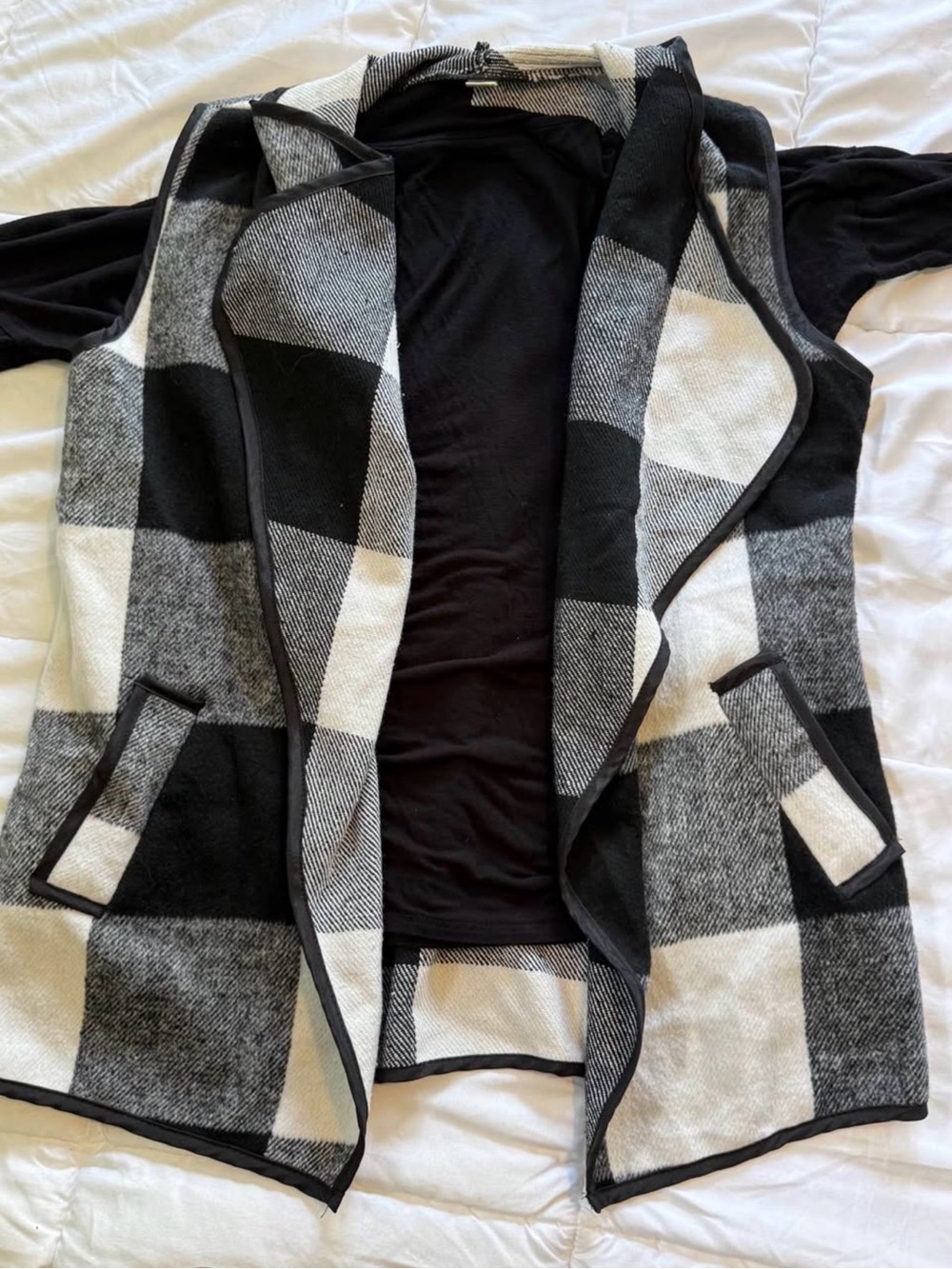 Ladies Black & White Buffalo Check Open Front Sweater Vest One Size